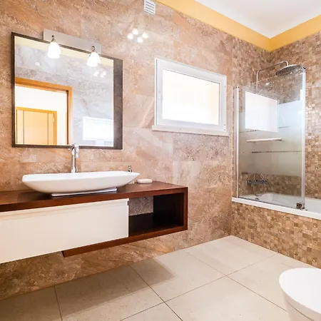 Golden Bay - Com Piscina Aquecivel E Jacuzzi -